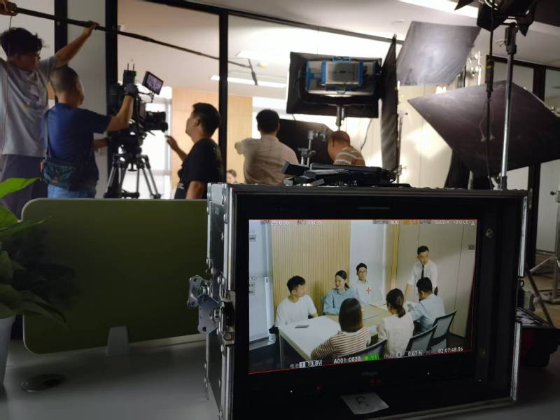济宁TVC拍摄公司：科技产品视觉化大师，诠释未来感与功能美学